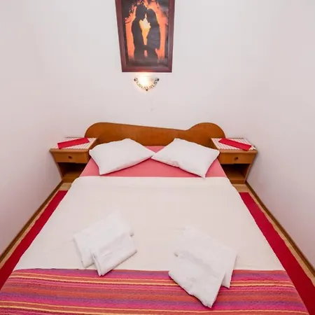 Apartment Scerbe Gordana & Miljenko Rab - Two Bedroom With Terrace 1 Rab Town