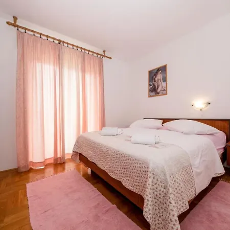 Scerbe Gordana & Miljenko Rab - Two Bedroom With Terrace 1 Apartman Rab Town